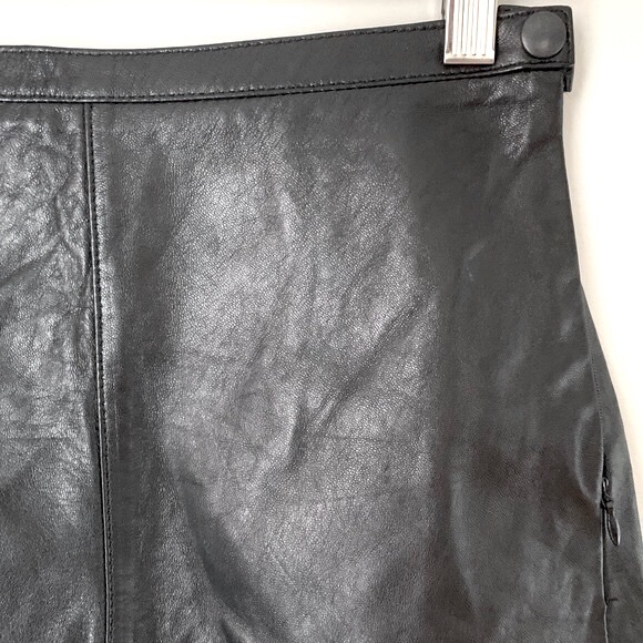 American Apparel size 24/25 leather short - Picture 5 of 15